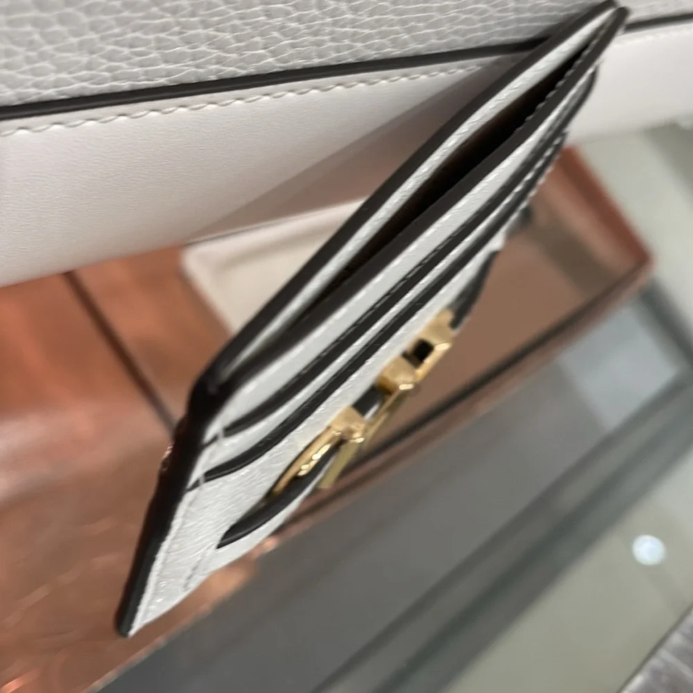 MICHAEL KORS
Reed Large Pebbled Leather Card Holder Case
Optic White 
NWT - Picture 4 of 16